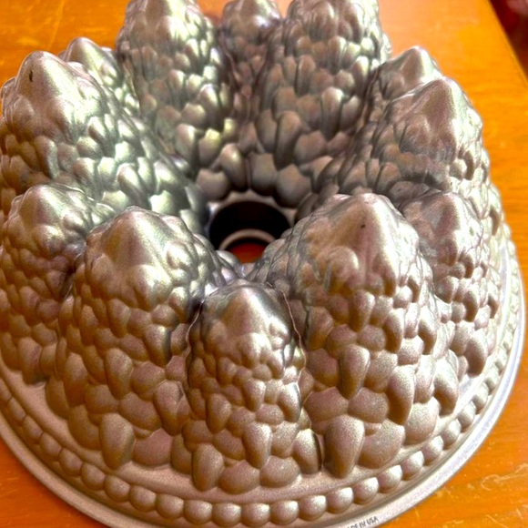 Nordic Ware Other - Like New Nordic Ware Holiday Pine Bundt cake pan. 9 cups. Christmas baking!